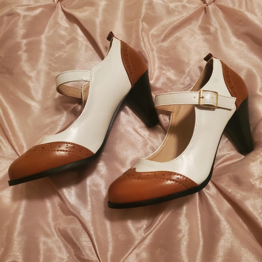 Womans, Size 7, Brown & White, 3 inch heels